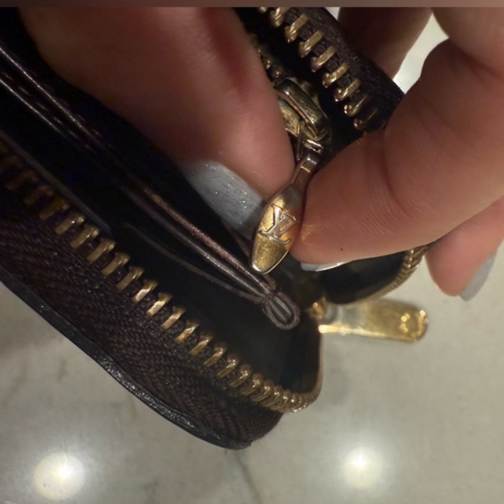 LV Vernis Brown Monogram Wallet w Dusty Comps Are $300 and up - Picture 11 of 14